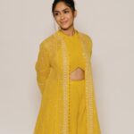 Mrunal Thakur Instagram - 🌻💕 #sitaramam #sita Wearing - @houseofkotwara Styled by - @archamehta Makeup - @missblenderr_ Hair - @deepalid10 Photography - nandivardhanreddy_ Styling team: @ruchi.munoth @abhishri__maru