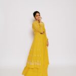 Mrunal Thakur Instagram - 🌻💕 #sitaramam #sita Wearing - @houseofkotwara Styled by - @archamehta Makeup - @missblenderr_ Hair - @deepalid10 Photography - nandivardhanreddy_ Styling team: @ruchi.munoth @abhishri__maru