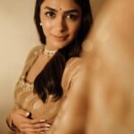 Mrunal Thakur Instagram –