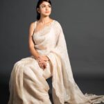 Mrunal Thakur Instagram – SERENDIPITY 🎷🕊
@mrunalthakur
Outfit: @toraniofficial
Jewellry: @amrapalijewels
.
.
Styled: @archamehta
Styling team: @ruchi.munoth
@abhishri__maru
Makeup: @missblenderr_
Hair: @deepalid10
Clicked: @__suru