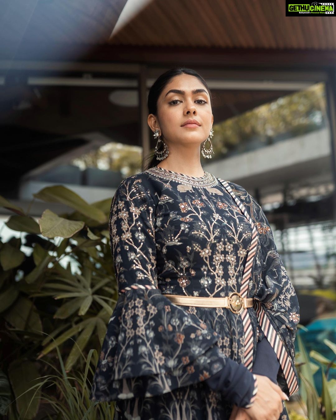 Mrunal Thakur Instagram - 🦋🦋 #sitaramampromotions Styled by: @archamehta Outfit: @jjvalaya Jewellry: @minerali_store Styling team: @ruchi.munoth @abhishri__maru Makeup: @missblenderr_ Hair: @deepalid10 Clicked: @__suru