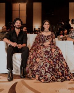 Mrunal Thakur Instagram - 🙋🏻‍♀️ Hyderabad! Hyderabad City, India