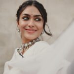 Mrunal Thakur Instagram - 🦋🦋🦋 Styled by: @Archamehta Wearing@sureenachowdhri @vandafashionagency Jewellery: @minerali_store . @ruchi.munoth @poorvjainn @missblenderr_ @deepalid10 @vasanthphotography