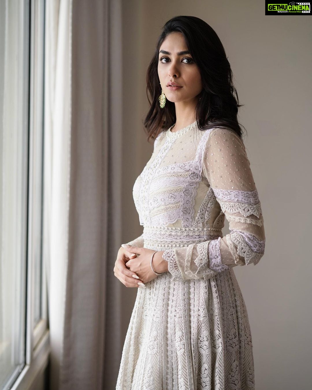 Mrunal Thakur Instagram - SITA 🦋 Styled by: @archamehta Outfit: @jade_bymk Jewellry: @amrapalijewels . Makeup: @missblenderr_ Hair: @deepalid10 Styling team: @ruchi.munoth @niha__varma Shot by: @sbk_shuhaib #sitaramam