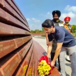 Naga Chaitanya Instagram - A morning well spent at the National war memorial New Delhi with the team of #laalsinghchaddha . Such a lovely experience . @aamirkhanproductions @advaitchandan @monajsingh @viacom18studios