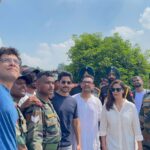 Naga Chaitanya Instagram - A morning well spent at the National war memorial New Delhi with the team of #laalsinghchaddha . Such a lovely experience . @aamirkhanproductions @advaitchandan @monajsingh @viacom18studios
