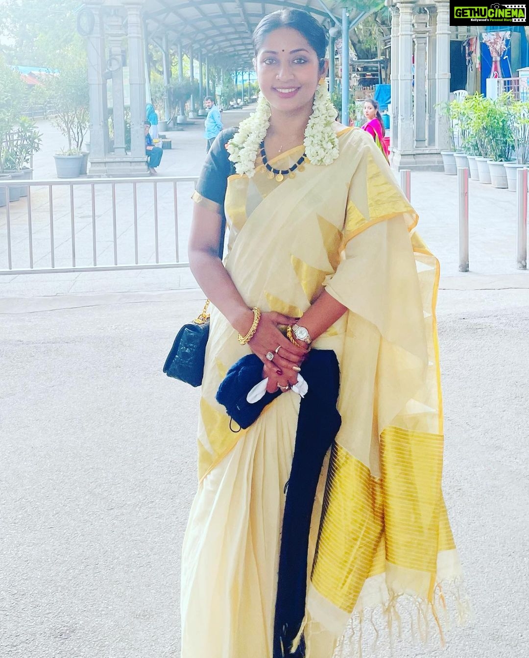 Navya Nair Instagram - Happy janmashtami wishes from tirupathi , tirumalai sannidhanam .. Govinda Govinda .. @tirupatidevasthan