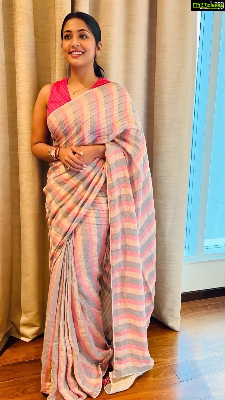 Navya Nair Instagram - Thank u fr the edit @4rshuuu MUAH @amal_ajithkumar Saree @thedrapearchitect @hyattregencythrissur #manoramaconclave