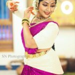 Navya Nair Instagram - Something is coming soon... . Behind the scene.. . . #navyanair #navyanair143 #dancephotography #dancephotographer #dancephotoshoot #indianclassicaldance #bharatanatyam #malayalamactress #artphotography Kochi, India
