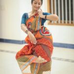 Navya Nair Instagram – Welcoming everyone day after tomorrow for my dance recital , bharatanatyam , Sunday 14/8/2022 ,8 pm at the prestigious RLV College Of Music and Fine Arts .. I am really happy and proud to perform in a place where the air itself is filled with art and artists .. Praying all my gurus , parents and almighty to let me give a delightful yet meaningful performance to all the art lovers over there ..Awaiting to meet the black horses of RLV ( i donno why they are called like that bt they are mighty proud to be called so , so am coming ) .. Gurubhyo namah ! 

Photo courtesy @artfotographer 

Choreography #manumaster 
Vocal @bhagya_92 
Mridangam @prabaljithkb 
Nattuvangam @pranav.deva 
Veena @dharma_theerthan 
Violin @midhunbabuviolin 

#bharatanatyam
#guru
#tanjavurbani 
#lovefordance 
#dancersofindia
#indianclassicaldance 
#worlddance
#danceislife