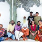 Navya Nair Instagram - With my guru manu master , rehearsal time .. @bhagya_92 @prabaljithkb @dharma_theerthan @midhunbabuviolin @pranav.deva @artfotographer #bharatanatyam #guru #manumaster #tanjavurbani #lovefordance #dancersofindia #indianclassicaldance #worlddance #danceislife