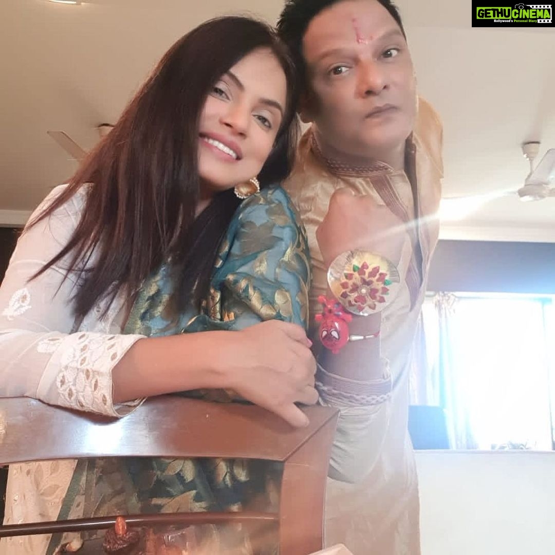 Neetu Chandra Instagram - You both have always been more than brothers to me, I found my best friends for life in you both. We protected each other and I will always be there for you both. Happy rakhi 🙏🏻 @nitinchandrabihar @aabhishekchandraa #rakhi #rakshabandhan #rakshabandhanspecial #nituchandrasrivastava