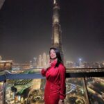 Neetu Chandra Instagram – Burj khalifa & me, stand tall together ❤
.
.
.
#burjkhalifa #burjkhalifadubai #burj #dubai #theview #dubailife #eveningvibes #eveningview