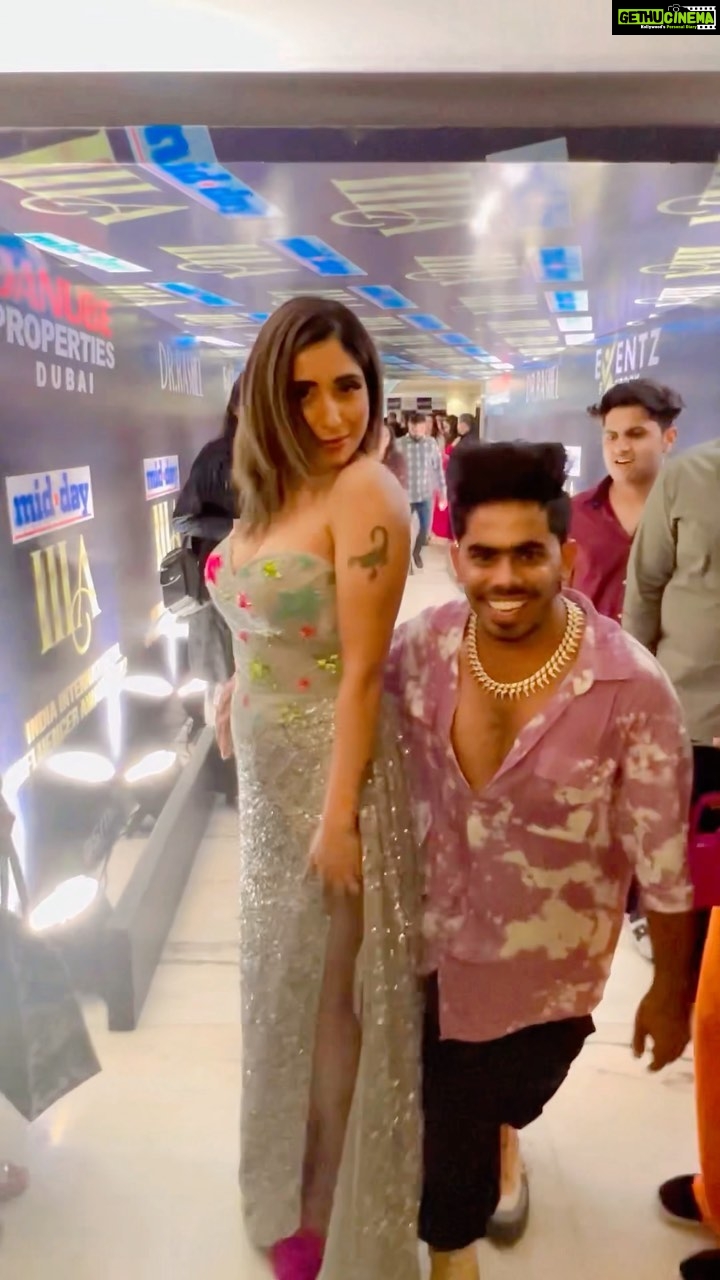 Neha Bhasin Instagram - Mai chiz he Aise hoon woh Khud mazboor hai mai Kiya karu @nehabhasin4u 🔥🥰😍