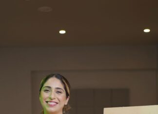 Neha Bhasin Instagram - I have always chosen my own unique path, that’s how you stand out from the crowd! My favourite brand @carlsbergindia has been a game changer and has come up with this exquisite “box of better experiences” and I am in love with it! The carlsberg box brings all my favourite tastes together and I am truly cherishing carlsberg’s revamped bottle design. Join it and relish its smoothest, refreshing flavours. #nehabhasin #nbwarriors #NehabhasinXCarlsberg #CarlsbergElephant #ProbablyTheBest #CarlsbergSmooth #SmoothestInTheWorld