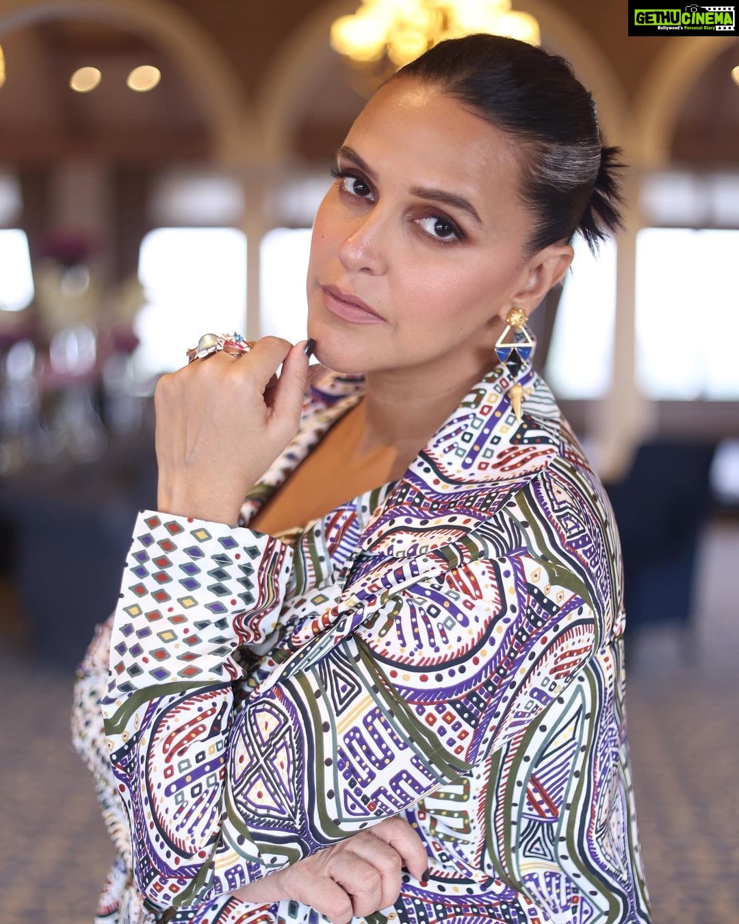 Neha Dhupia Instagram - #factcheck 👉 Born with a silver streak . . . . . #eventdiaries #delhi @anamikakhanna.in @kiran_chhetri92 @karanrai001 @thephotodost @netflix_in #darlings 🎤