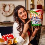 Nikki Galrani Instagram – Many of you know, Bangalore is my home town and I’ve so many memories there – the high-rise buildings, amazing weather, late night drives & catching up with my friends 🌈🏙 If you’re wondering why I’m all nostalgic today, it’s because @KFCIndia_official sent me this  special city bucket representing my city, #Bangalore ❤️

A little trivia – KFC is now 600 restaurants strong in India 💪🏻and to celebrate this milestone, they collaborated with local artists from each of these cities where they are present, and this is my city bucket designed by a local artist Jaya Charan 👩‍🎨💯💫

#KFCBucketCanvas #Milestone #Design