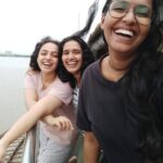 Nithya Menen Instagram - 🤍🌺 @indhusss @athulya_ashadam