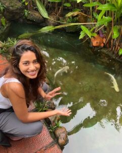 Nivetha Pethuraj Instagram - Monday Chillin 🤍