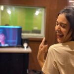 Payal Rajput Instagram - Got an opportunity to dub for myself ( Dubbed for my upcoming Kannada movie “head Bush “)🎬 I was enthusiastic to dub for my lines as this character is so deep ,strong and at the same time, challenging. Basically, I want the role to look authentic; I feel I can do justice only if I lend my voice 😎 It was not easy though,but love pushing my boundaries 🤟🏼 #headbush releasing worldwide on 21st October 🎬✔️