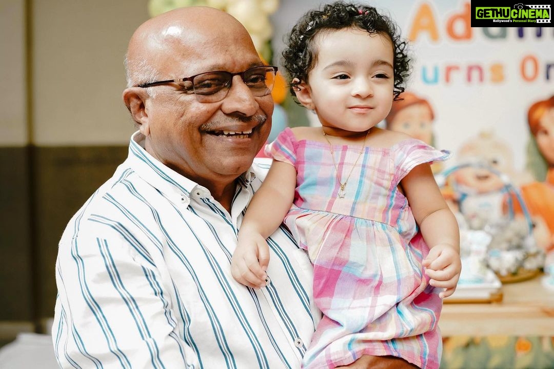 Pearle Maaney Instagram - Adam Baby turns One! . @paul_francis2244 @mijulapaul so happy for you both! π₯°π loved the cocomelon theme party! π ( PS: Paul is my Cousin Brother and Adam is his son βΊοΈ) : Clicks by @olive_photograph