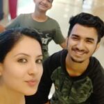 Pooja Bose Instagram - Heeeeeyyppeeee rakhshabandhan to allllllll my brotherrrrrrrrrrsssss @khanaltaf11 @banerjeedekai @banerjeedejay @iamsouvikbanerjee23 @banerjeerohan_