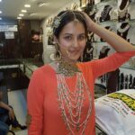 Pooja Bose Instagram - This was me shopping for my engagement ceremony 5 years back ❤️ kuch Yaad Aya @kunalrverma