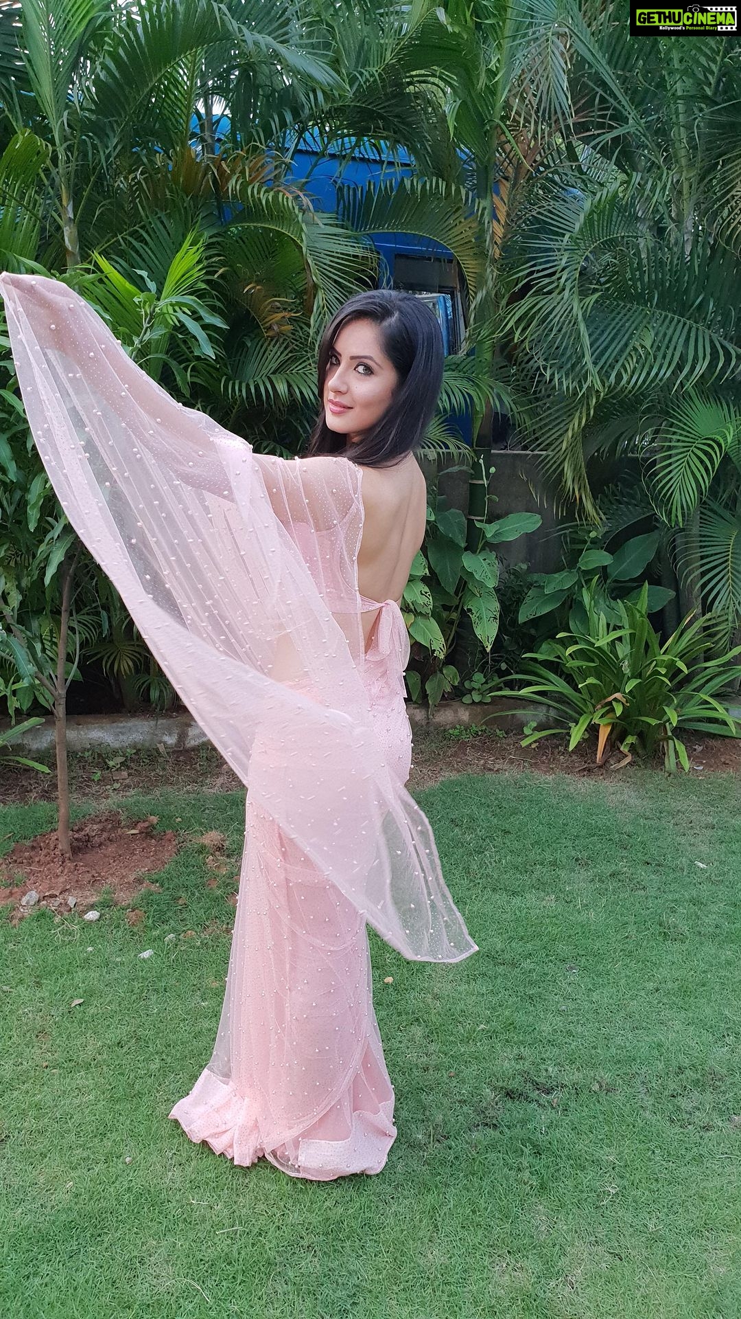 Pooja Bose Instagram - Woke up to 2.2million insta family today wohoooo🎀🎀 #reels