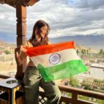Pooja Hegde Instagram - Happy Independence Day from Ladakh 🇮🇳 In gratitude to all those who keep us safe. Sending you all love and light. Jai Hind #harghartiranga