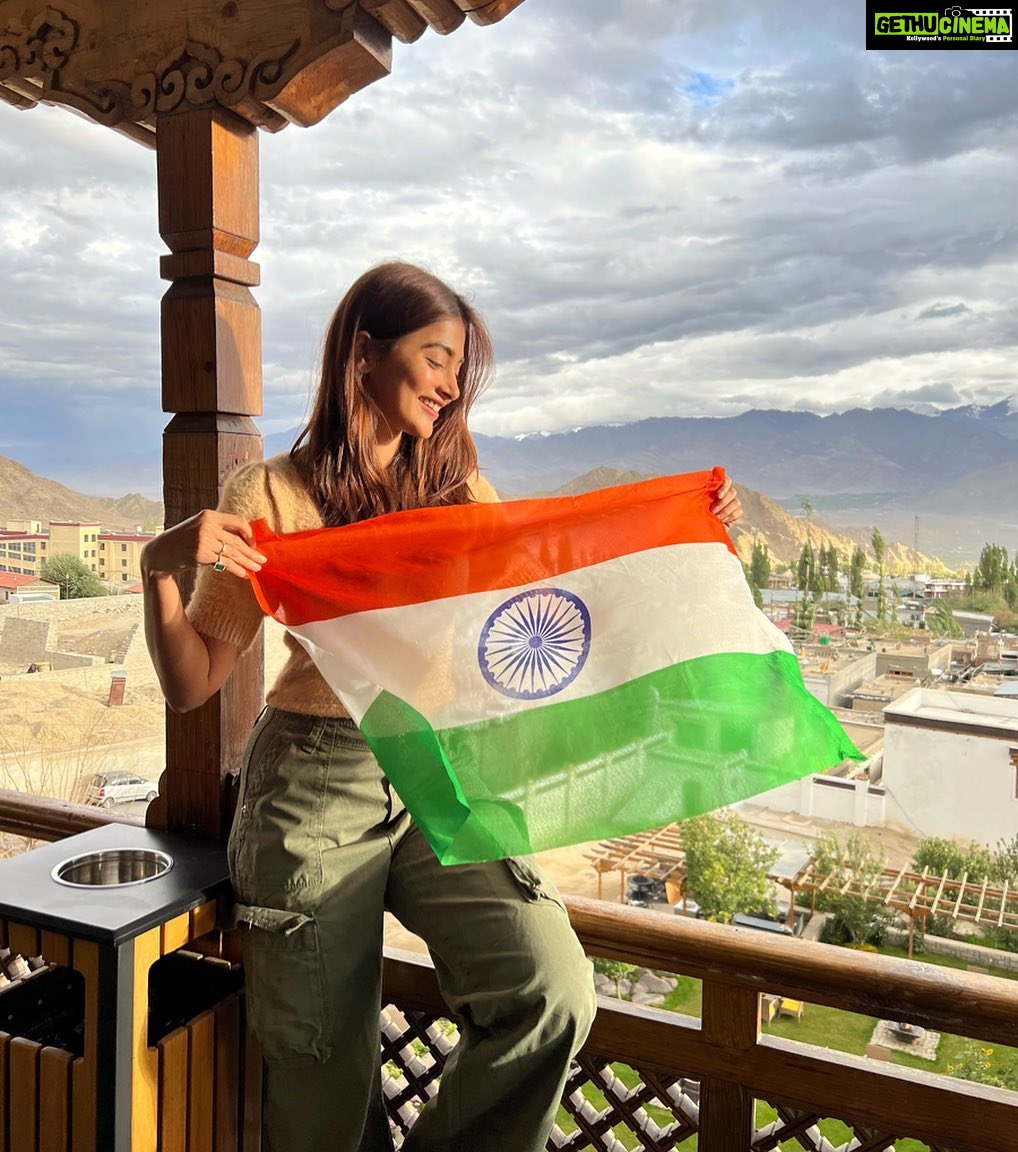 Pooja Hegde Instagram - Happy Independence Day from Ladakh 🇮🇳 In gratitude to all those who keep us safe. Sending you all love and light. Jai Hind #harghartiranga