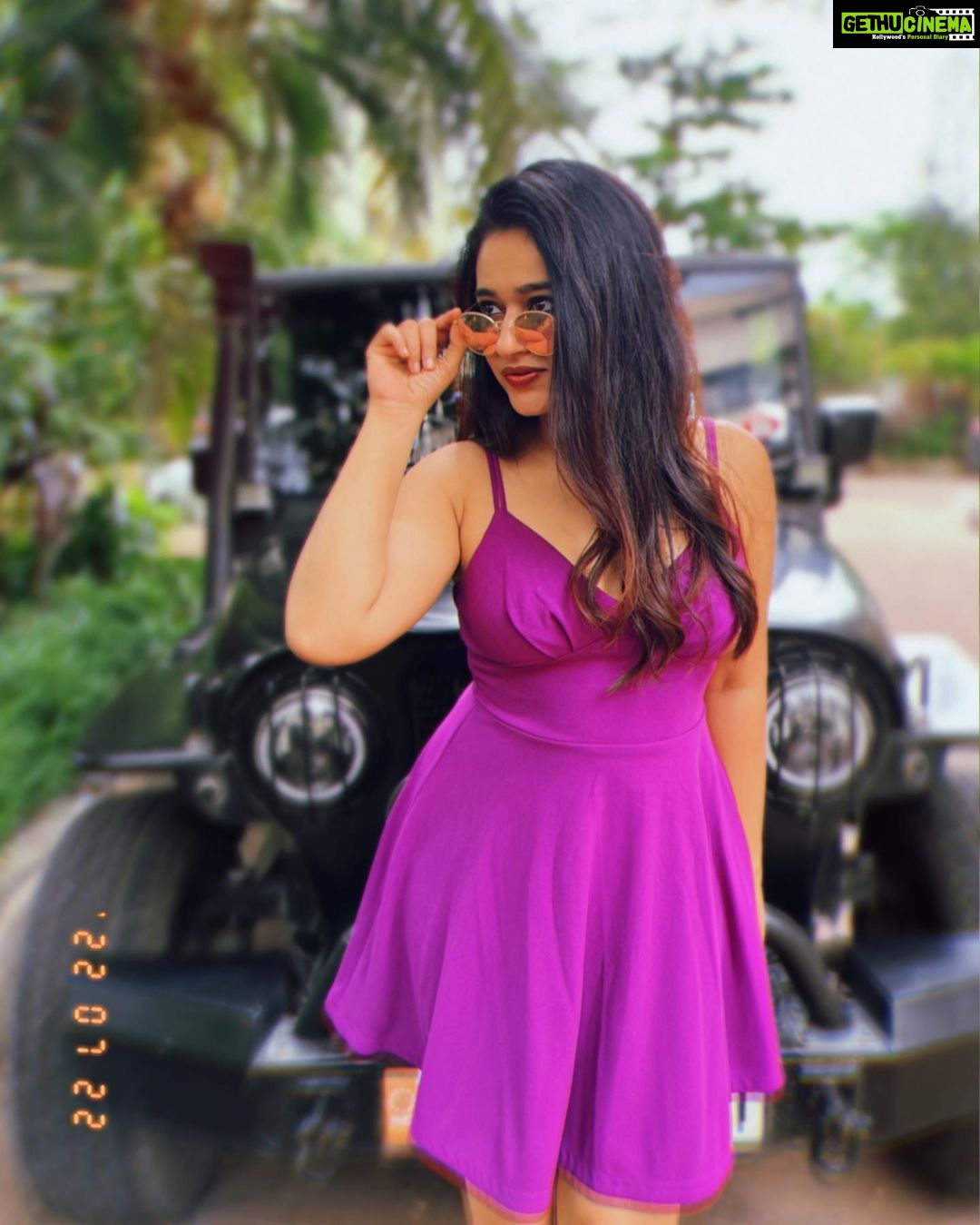 Poonam Bajwa Instagram - #ultraviolet#πππ @shotandtold β€οΈthank you for this π @curls_and_curves555 πΈπΈ