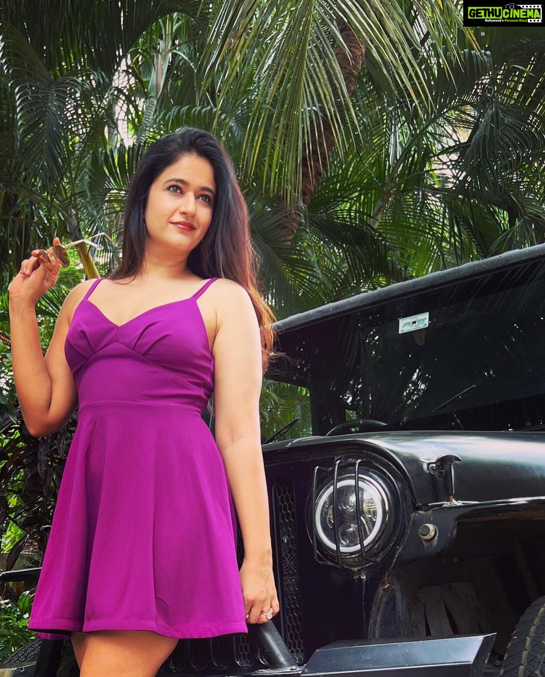 Poonam Bajwa Instagram - #ultraviolet#πππ @shotandtold β€οΈthank you for this π @curls_and_curves555 πΈπΈ