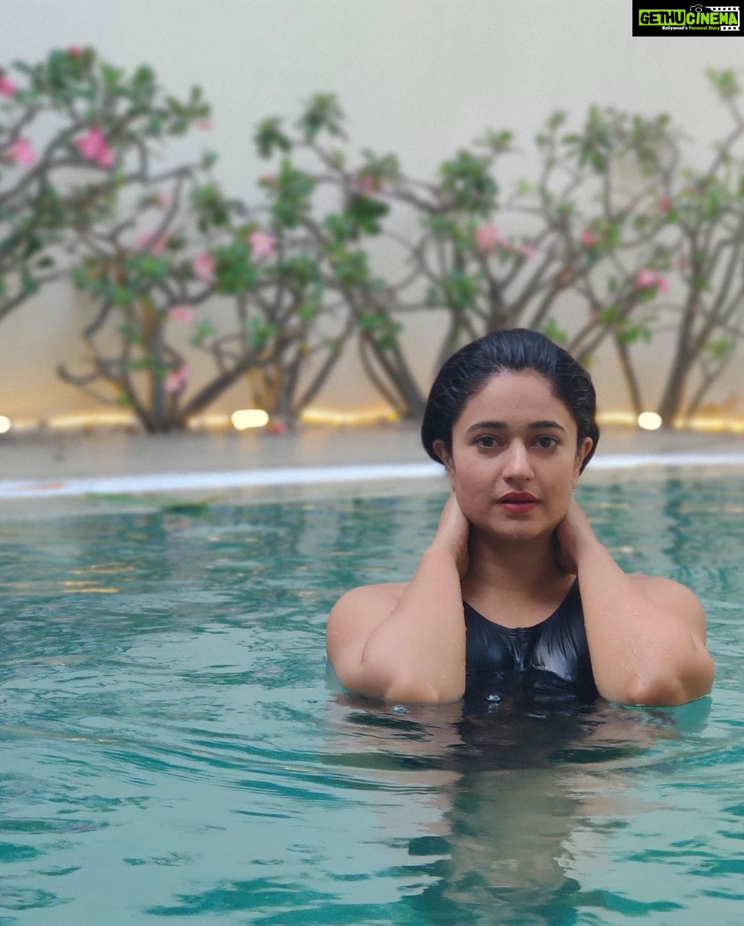 Poonam Bajwa Instagram - #tbt#sometimelastyear#pooldiaries Coco Lagoon, Pollachi