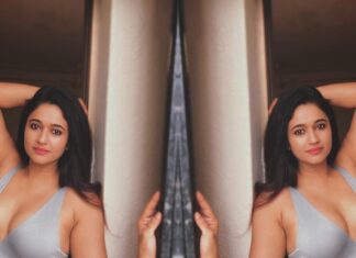 Poonam Bajwa Instagram - #reflective#🌓💛