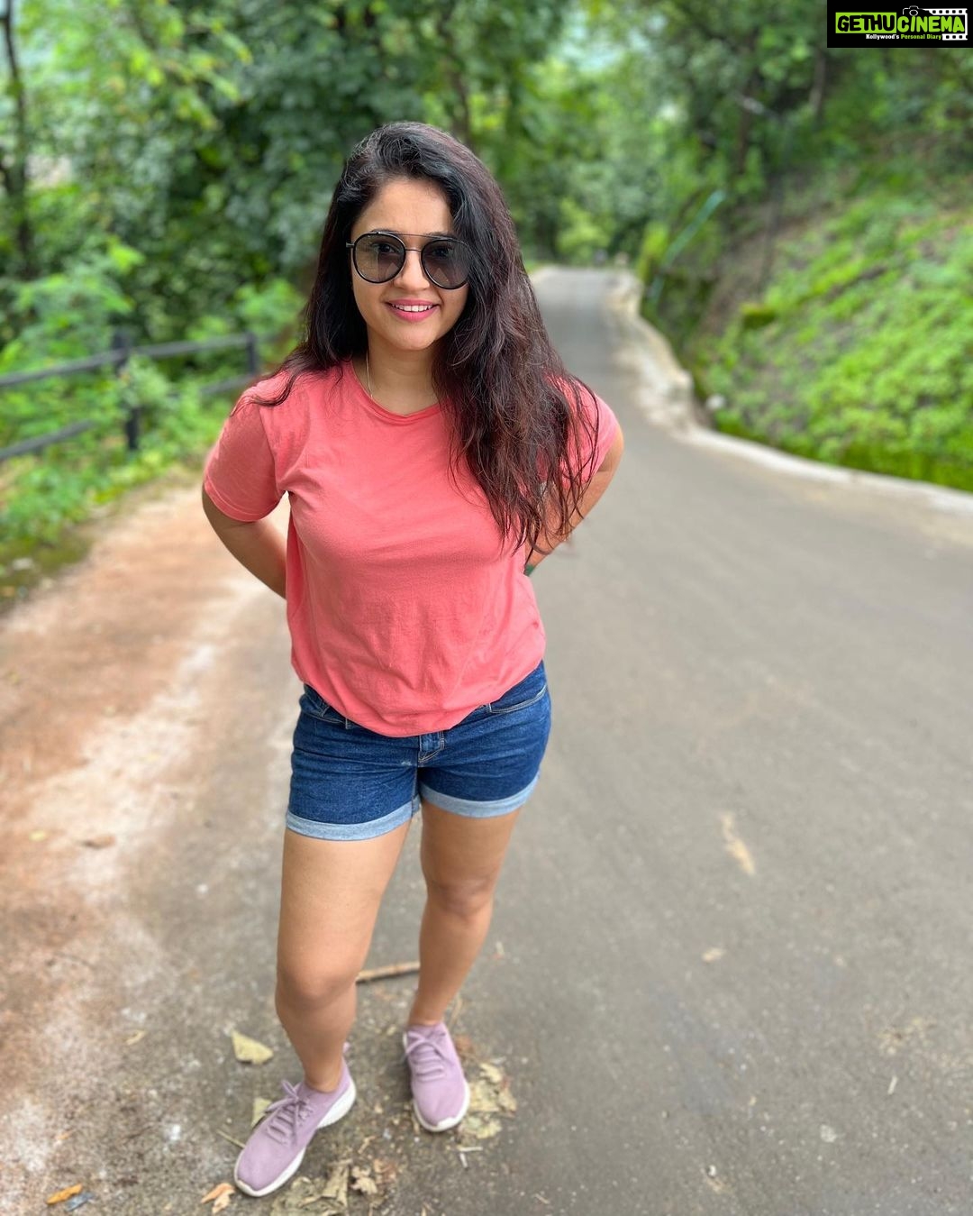 Poonam Bajwa Instagram - In this lil piece of heaven…☘️❤️ … . #theforestclubresort#coastalin#Zuper Karjat