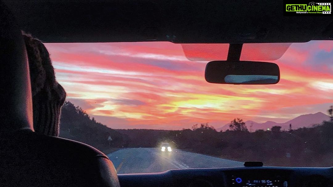Prayaga Martin Instagram - Not really a painting but a regular sunset in capetown :') #capetownskies #cantbelieveyoureyes #damnbeauty Knysna, Western Cape