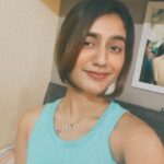 Priya Varrier Instagram - Better than me?🍔 #reels #reelsinstagram #instagood #instagram #trendingreels #trending #explore #explorepage #reelitfeelit #reelkarofeelkaro
