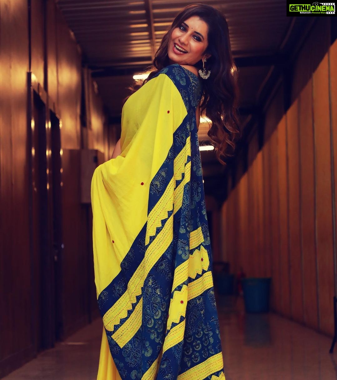 Priyanka Deshpande Instagram - 🌻 Choose Happy 🌻 . . . . 📸: @vishnukanth_gk 💛 Hairstylist: @krishna_hairstylist 💛