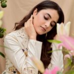 Priyanka Mohan Instagram - One with the blooms🌸 Styled by @shruthimanjari Outfit @chandrimaofficial Earring @zaynbysunena M&H @makeupbymoovendhar @marella_makeupstudio 📸 @vasanthphotography