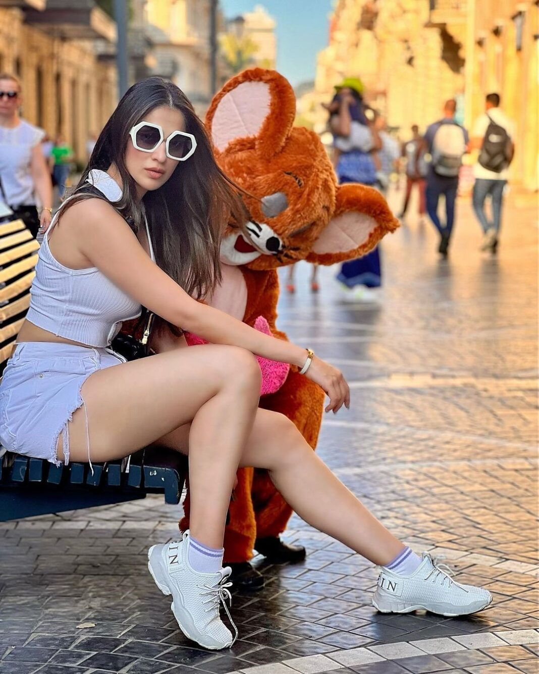 Raai Laxmi Instagram - Found myself a new cuddle buddy 🥰 🧸 Pic by : @sarvesh_shashi 🥰 Central Baku