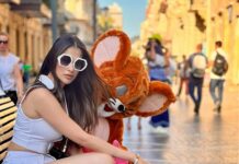Raai Laxmi Instagram - Found myself a new cuddle buddy 🥰 🧸 Pic by : @sarvesh_shashi 🥰 Central Baku