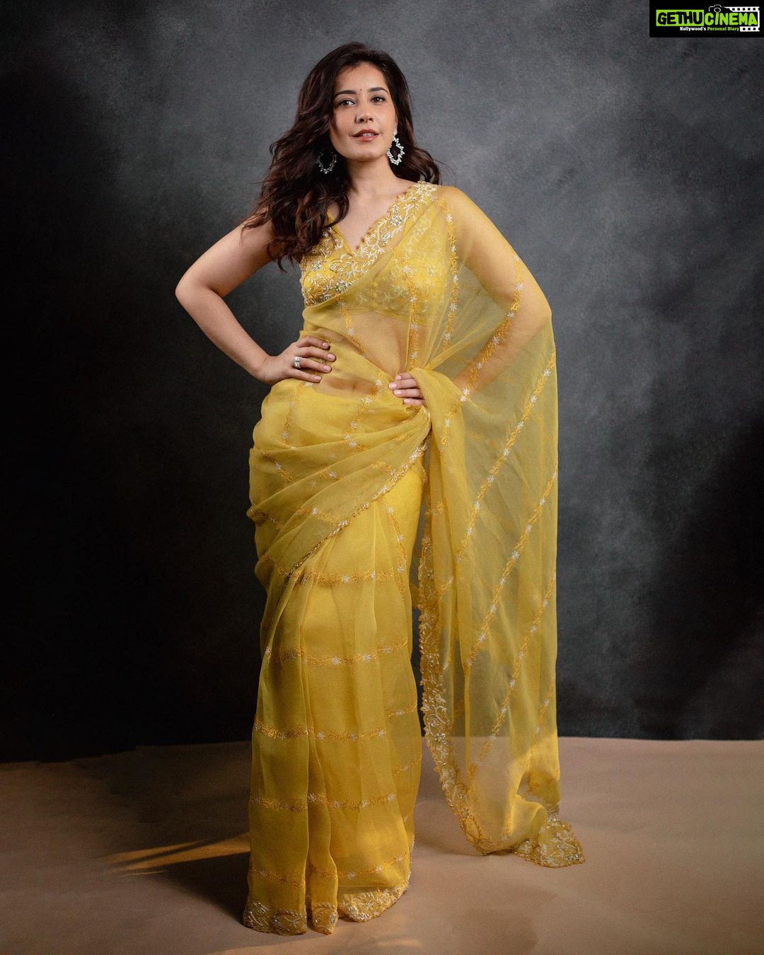 Raashi Khanna - 702.7K Likes - Most Liked Instagram Photos