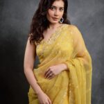 Raashi Khanna Instagram - Yellow, yellow, one happy fellow! 😬💛 #thiruchitrambalam audio launch Wearing: @meghabansalofficial Jewellery: @vandalsworld_unofficial @mahesh_notandass Styled by @archamehta Team: @poorvjainn Makeup @adhishreep Hair @arvindkumar_hair Photographed by @kiransaphotography