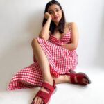 Radhika Apte Instagram - Repeat after me: 'Happenstance, I deserve a new pair of comfort.' And see again, all day comfort looks like this pair of Zola sandals from @happenstanceofficial. Refined and supple vegan leather cares for your feet skin, while the technology double soles will show you some real bounce! @happenstanceofficial x Radhika Apte Start the comfort experience at happenstance.com #MyHappenstance #WomensStyle #ComfortableShoesAndSandals #Ad #Collab