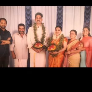 Rajisha Vijayan Instagram - Malayankunj week 2! 🙏🏼♥️ Aniettan and family. 😊 @sajimonprabhakar @maheshnarayan_official #fahadhfaasil