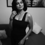 Ramya Pandian Instagram - 🖤 Photography @thestoryteller_india Make up @kalwon_beauty Hair stylist @ganesh_hair_architect Location @oppein_chennai @diamonddustpr #ramyapandian