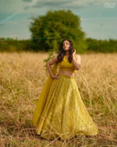 Rashmi Gautam Instagram - And just like that Outfit @varahi_couture P.c @ekorphotography