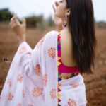 Rashmi Gautam Instagram – Yeh Mausam ka Jadoo hai mitwaaa
Saree by @shrutiigclothing 
Pic @v_capturesphotography