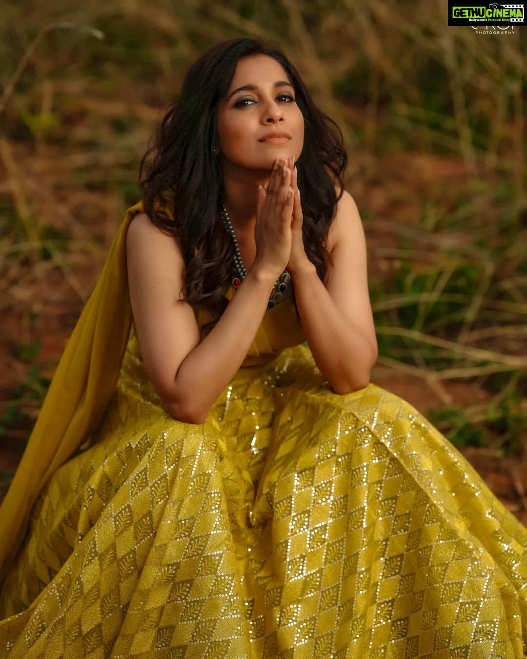Rashmi Gautam Instagram - And just like that Outfit @varahi_couture P.c @ekorphotography