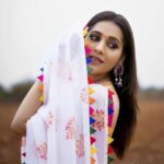 Rashmi Gautam Instagram - Yeh Mausam ka Jadoo hai mitwaaa Saree by @shrutiigclothing Pic @v_capturesphotography